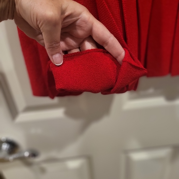 Vintage ST. JOHN COLLECTION by Marie Gray Red pleated skirt and top. - Picture 4 of 13